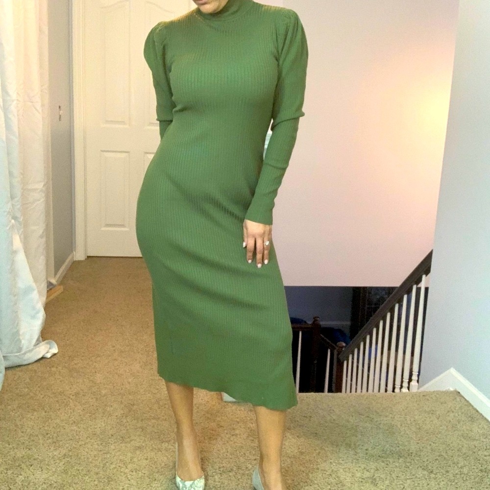 Maxi-long sleeve WWW green dress